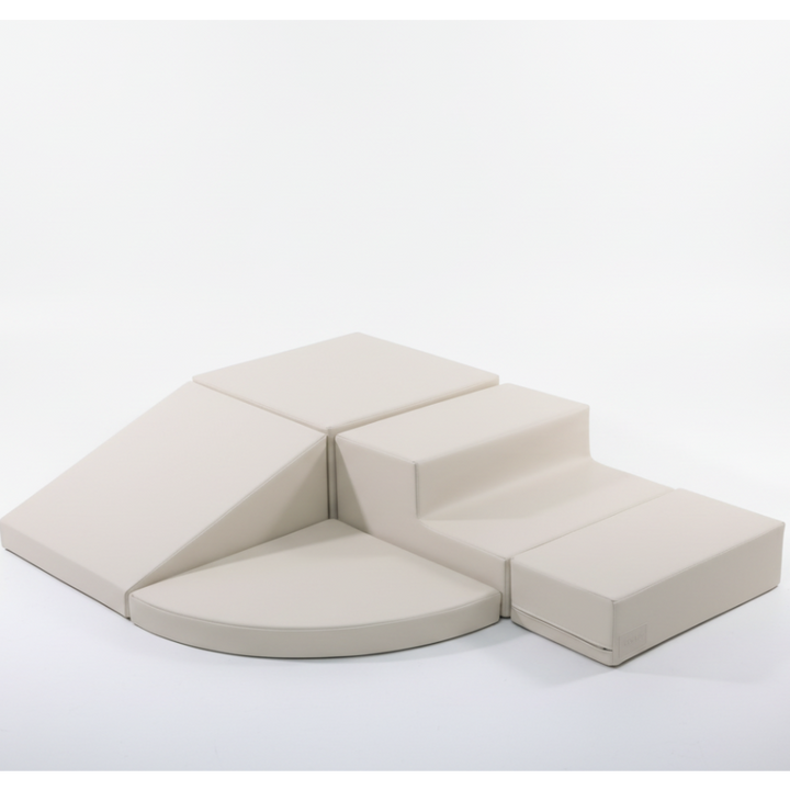 Zachte 5-delige baby speelset van HENVAE in beige, ideaal voor baby’s en peuters die thuis veilig willen spelen, bewegen en ontdekken.