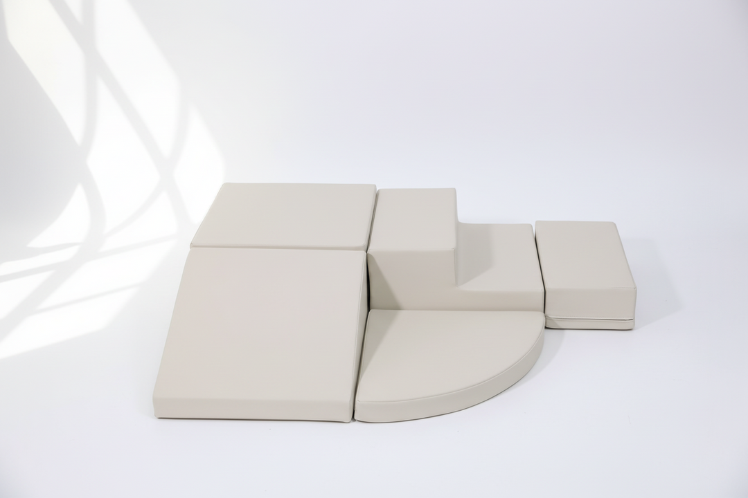 Beige 5-delige baby klimblokken van HENVAE voor klimmen, bewegen en fantasierijk spelen.