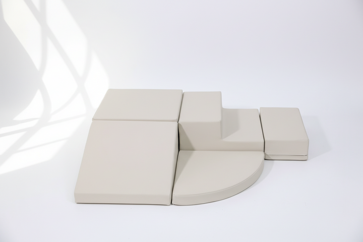 Beige 5-delige baby klimblokken van HENVAE voor klimmen, bewegen en fantasierijk spelen.