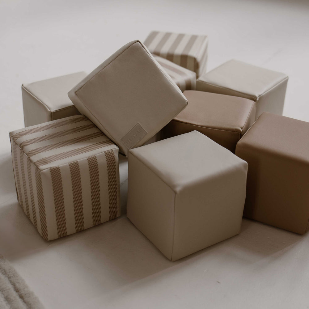 Zachte HENVAE stapelblokken in bruin, beige, crème en gestreept patroon