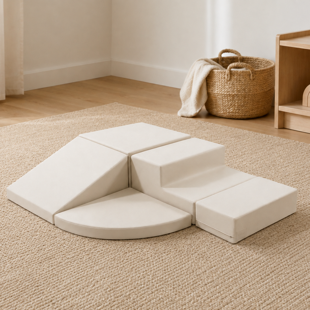beige speelset voor baby motoriek en speelplezier 