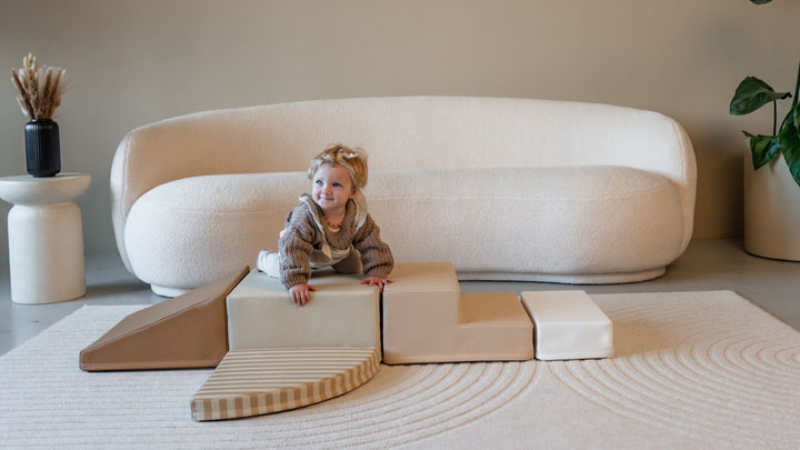 Baby ontwikkelt motorische vaardigheden met de HENVAE® Baby Speelset Sand Stripe – veilig en leerzaam speelplezier