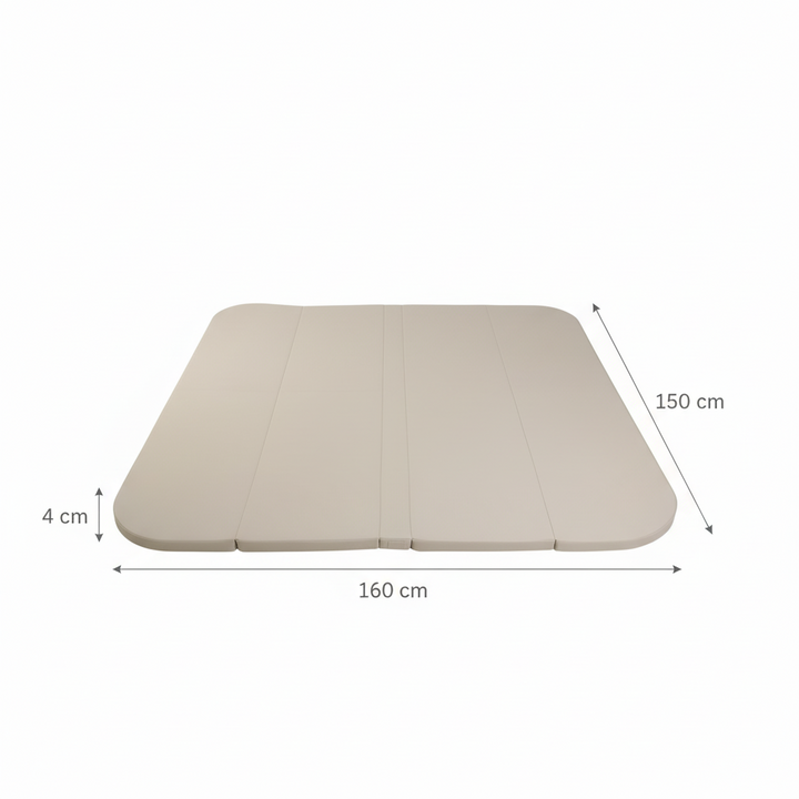 Opvouwbare HENVAE speelmat van 160 x 150 cm met ronde hoeken voor een zachte en veilige speelplek thuis.